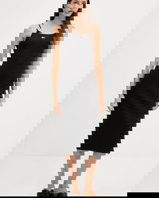 Tommy Jeans rochie culoarea negru, midi, mulată, DW0DW21170