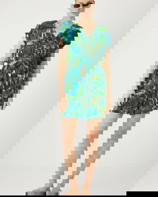 Medicine salopeta culoarea verde, cu decolteu in v