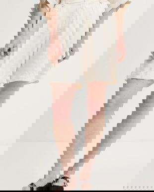 Answear Lab pantaloni scurți cu in culoarea bej, neted, high waist