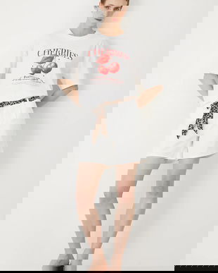 Medicine pantaloni scurti culoarea alb, neted, medium waist