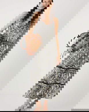 Medicine rochie culoarea negru, midi, evazati