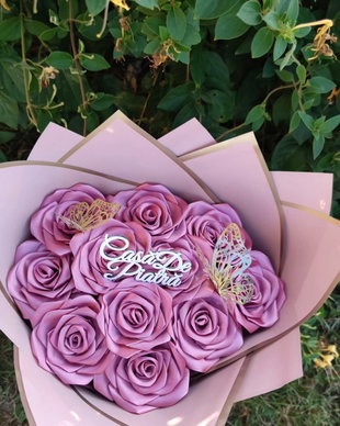 Buchet de trandafiri din satin