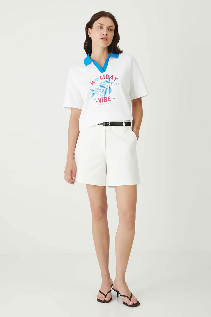 Medicine pantaloni scurti culoarea alb, neted, medium waist