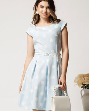 Rochie scurta bleu in clos cu buline si curtea in talie