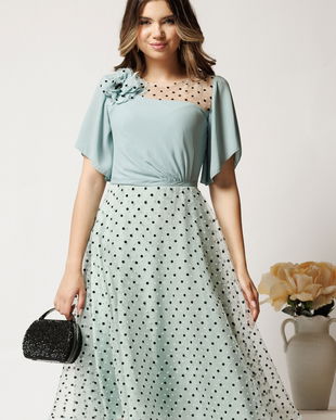 Rochie midi verde mint din voal in clos cu buline catifelate si floare pe bust- Viada