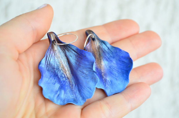 Petala Iris- Cercei tortita