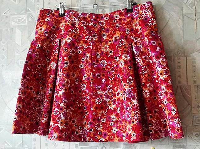 fusta rosie cu floricele , Orsay , 42