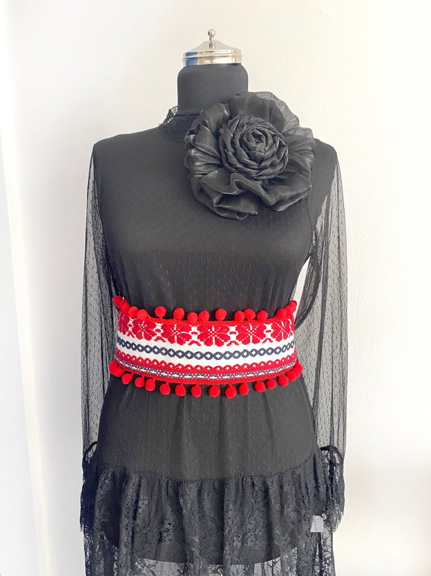 Brau traditional pentru ocazii speciale・Brau modern cu ciucuri・Accesorii fashion handmade・Brau rosu festiv