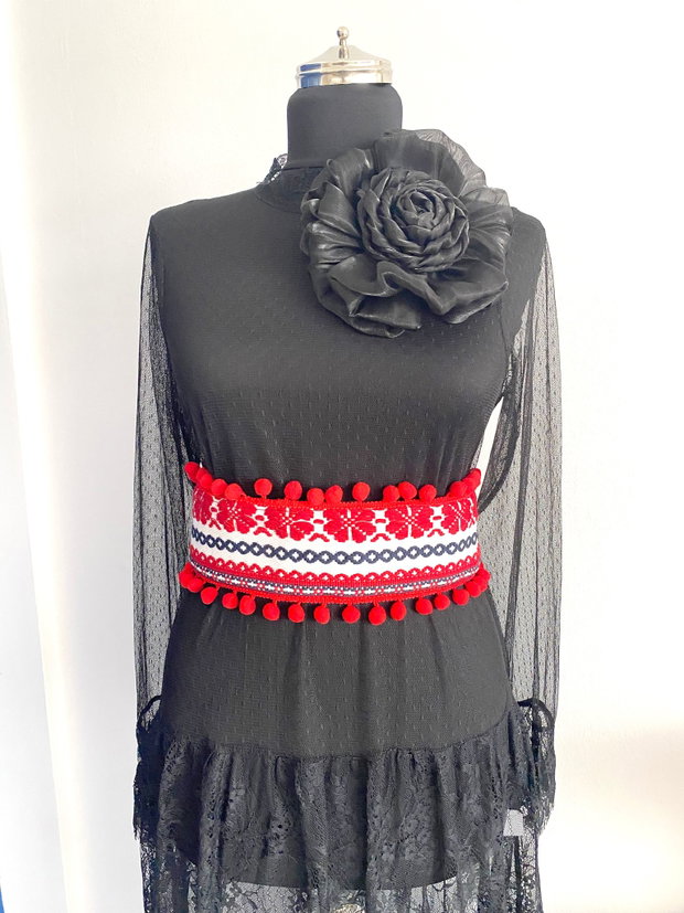 Brau traditional pentru ocazii speciale・Brau modern cu ciucuri・Accesorii fashion handmade・Brau rosu festiv