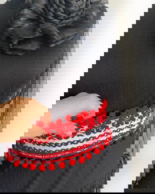 Brau traditional pentru ocazii speciale・Brau modern cu ciucuri・Accesorii fashion handmade・Brau rosu festiv