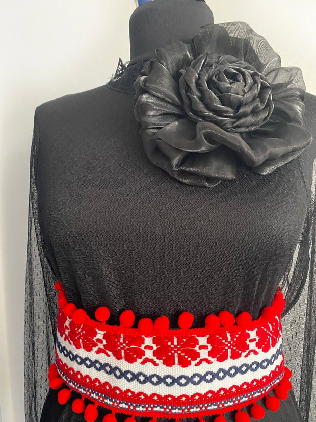 Brau traditional pentru ocazii speciale・Brau modern cu ciucuri・Accesorii fashion handmade・Brau rosu festiv
