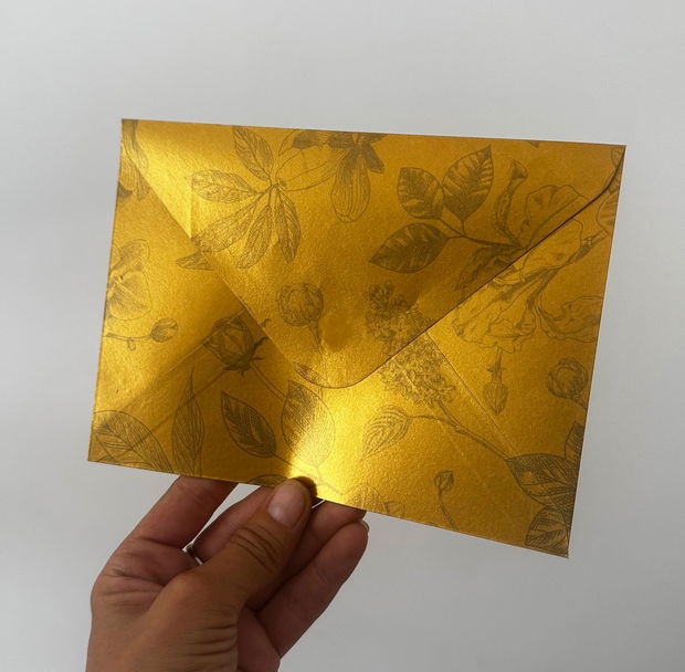 Plicuri florale pentru invitatii