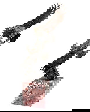 Vulturi in zbor-statueta din bronz cu un soclu din marmura