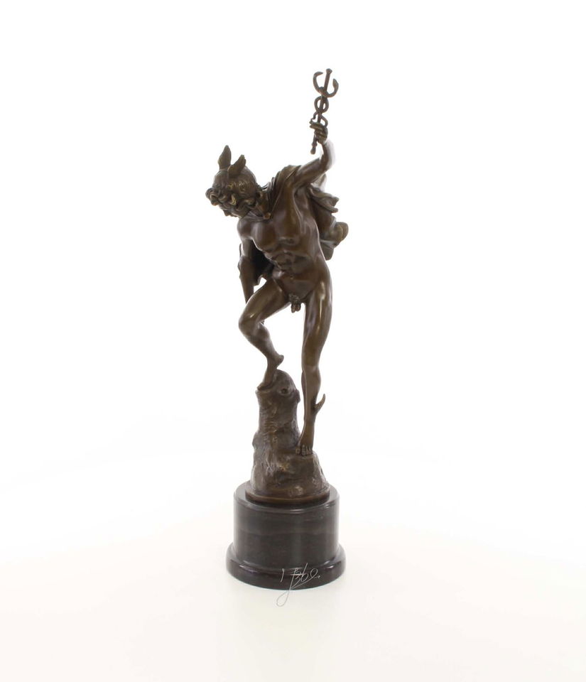 Mercur legandu-si sandalele-statueta din bronz cu soclu marmura