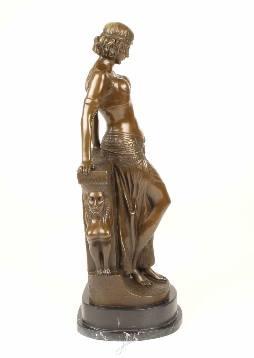 Dansatoare din buric-statueta din bronz cu un soclu din marmura