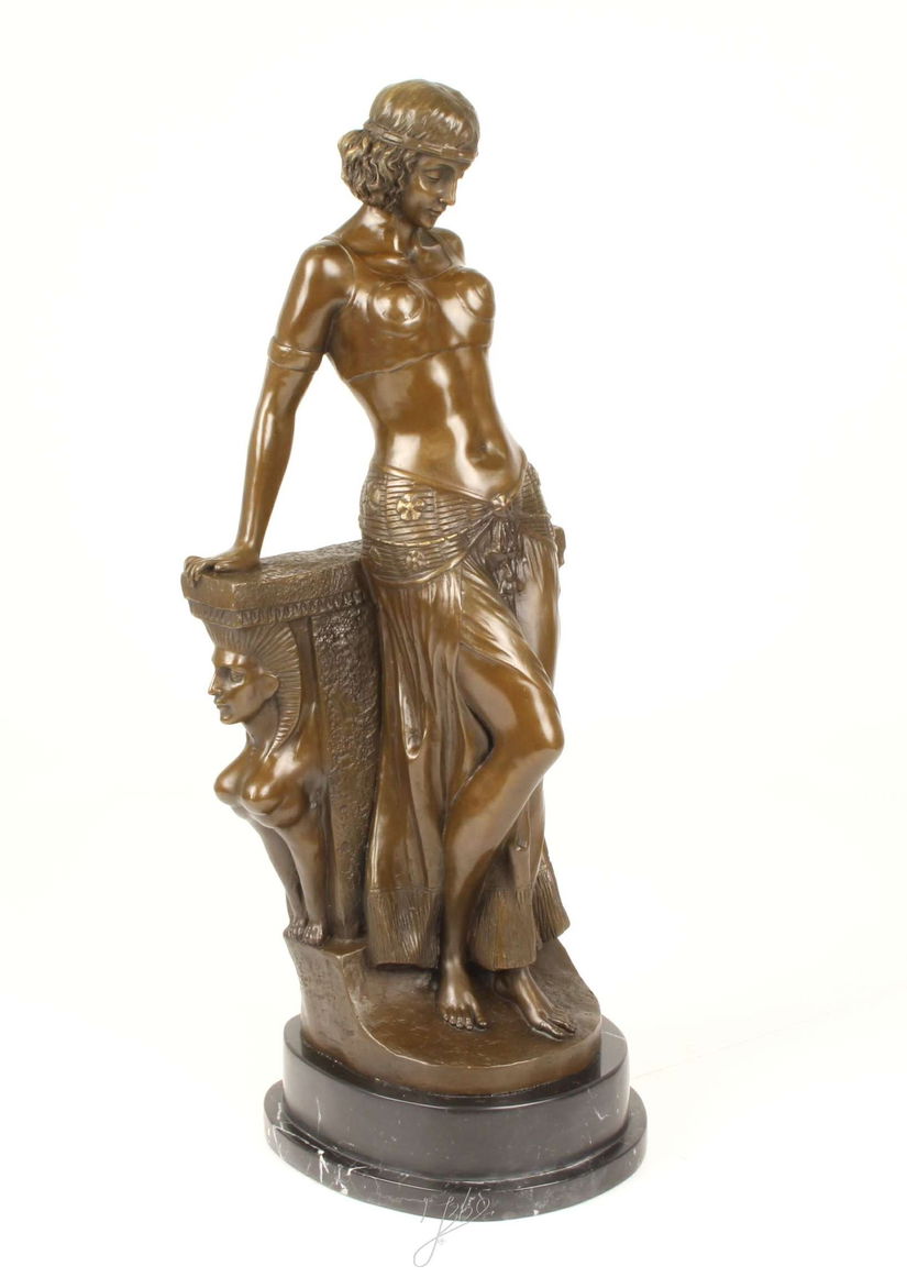 Dansatoare din buric-statueta din bronz cu un soclu din marmura