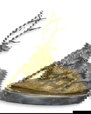 Cerb-statueta din bronz cu un soclu din marmura