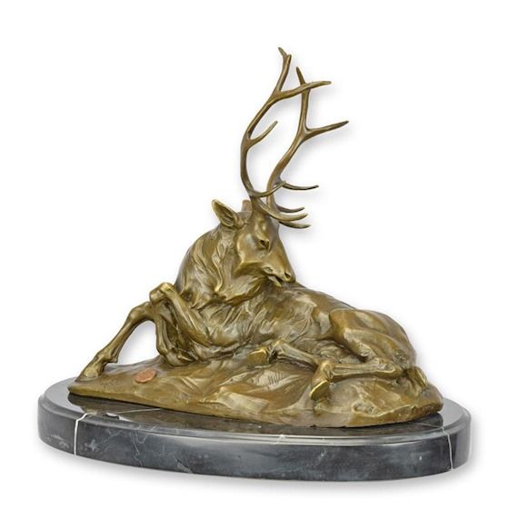 Cerb-statueta din bronz cu un soclu din marmura