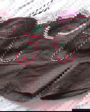 pantaloni scurti dame model "austriac"