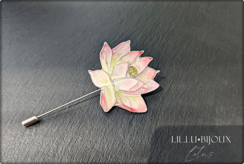 Broșa lotus