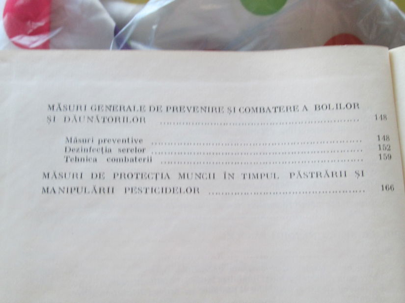 1974 Bolile si daunatorii din culturile de legume protejate