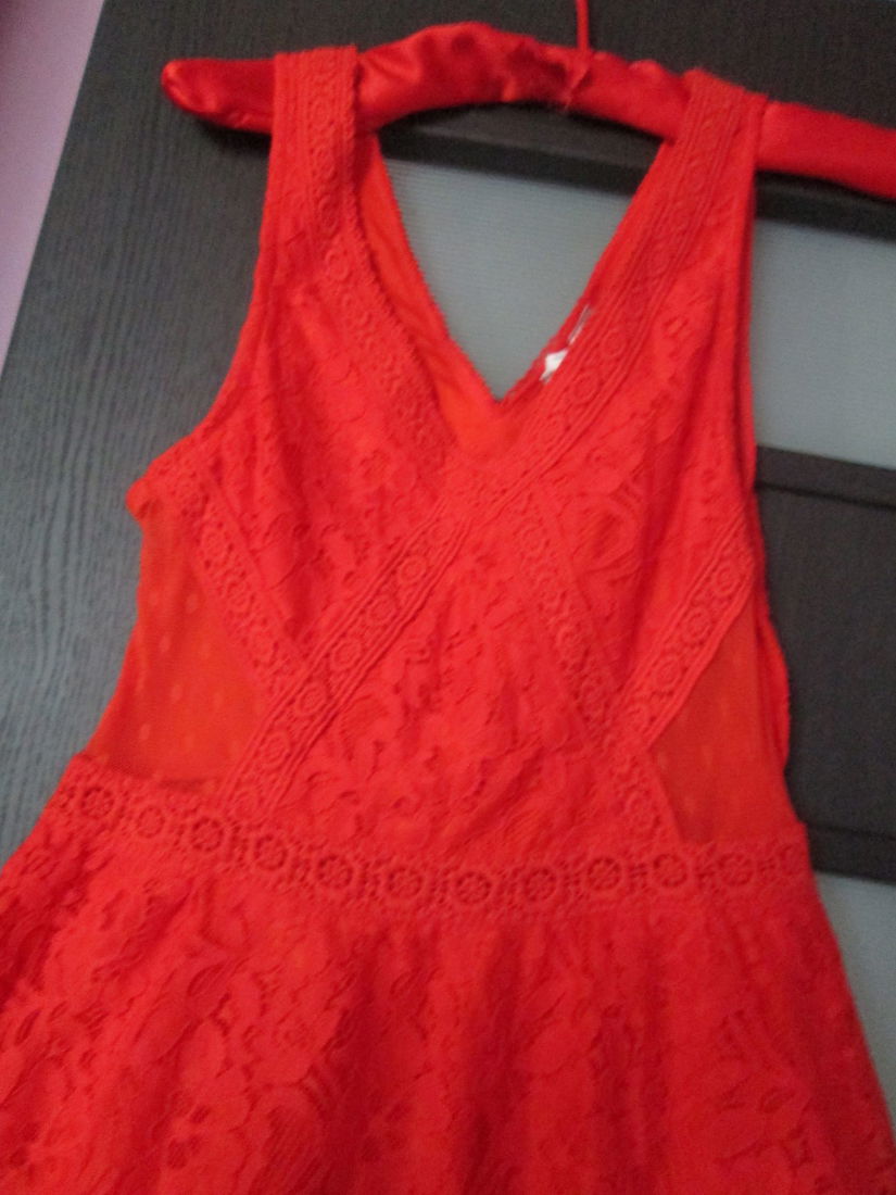 rochie dantelata  rosie superba 34