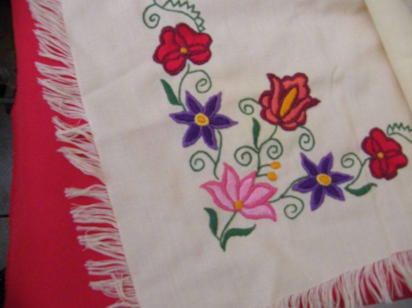 Nou-runner traversa cu broderie