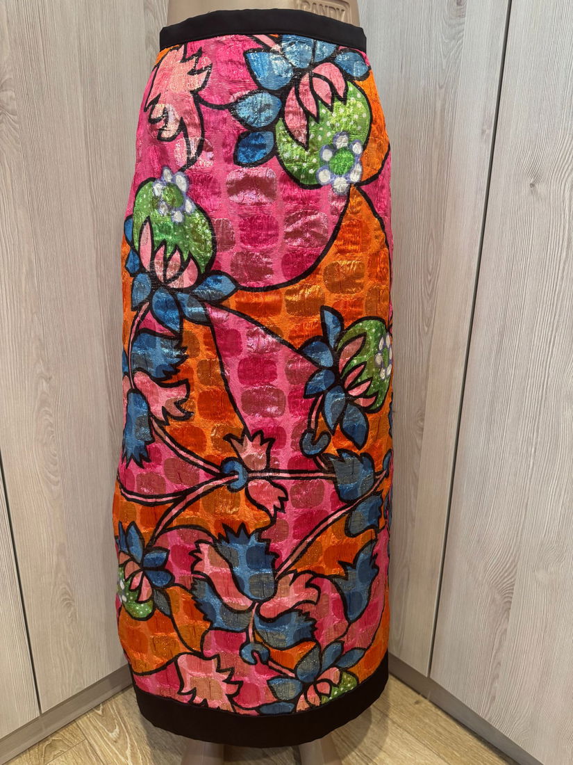 FUSTA ELEGANTA SI BOLERO DE GALA DIN LAME BROCART SI CAPTUSEALA DIN MATASE
