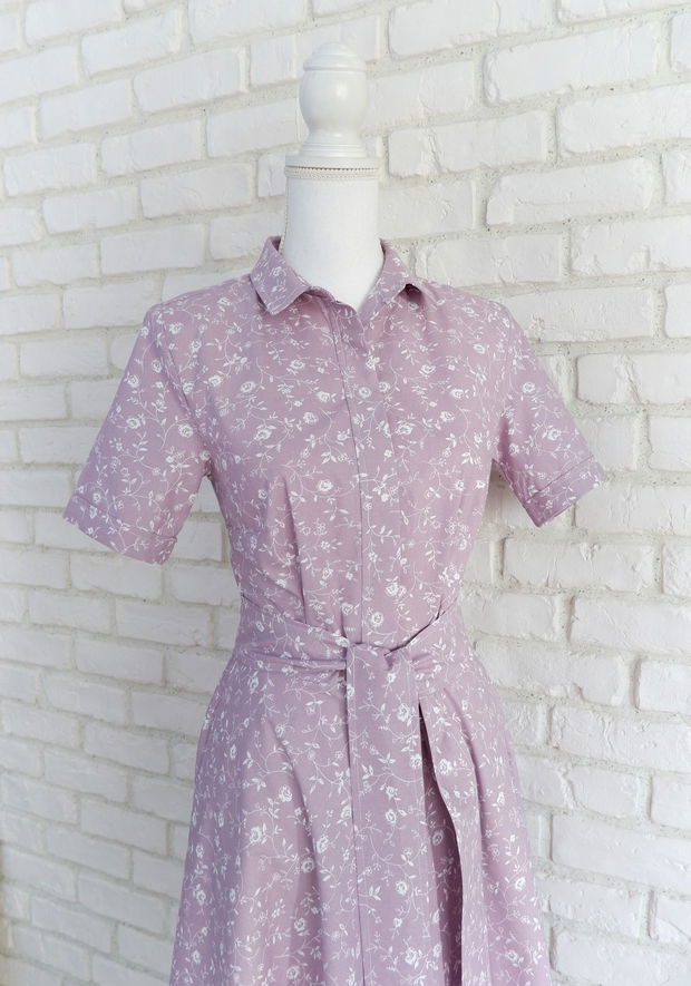 Rochie Camasa Maneca Scurta Lila cu Flori Albe