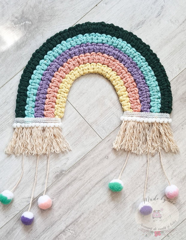Curcubeu din macrame decor perete
