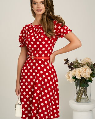 Rochie midi rosie din viscoza in clos cu buline mari si curea in talie