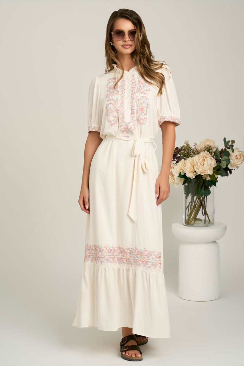 Rochie lunga alba din viscoza cu broderie pastelata si cordon in talie