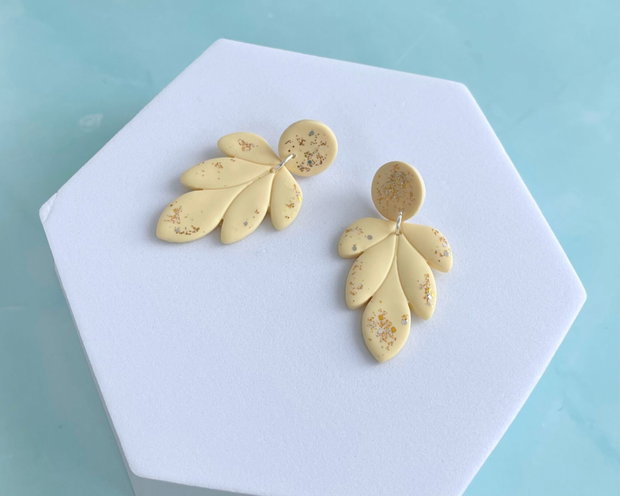 Cercei din lut polimeric GOLDEN PETALS #C0184