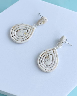 Cercei din lut polimeric IVORY TEARS #C0190