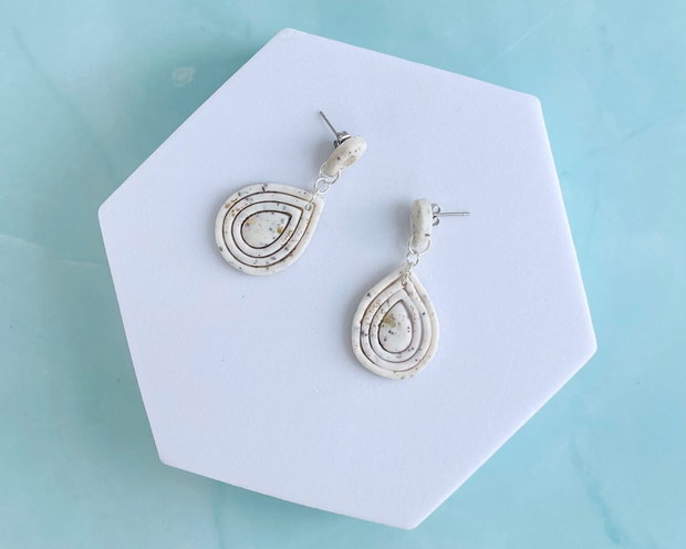 Cercei din lut polimeric IVORY TEARS #C0190