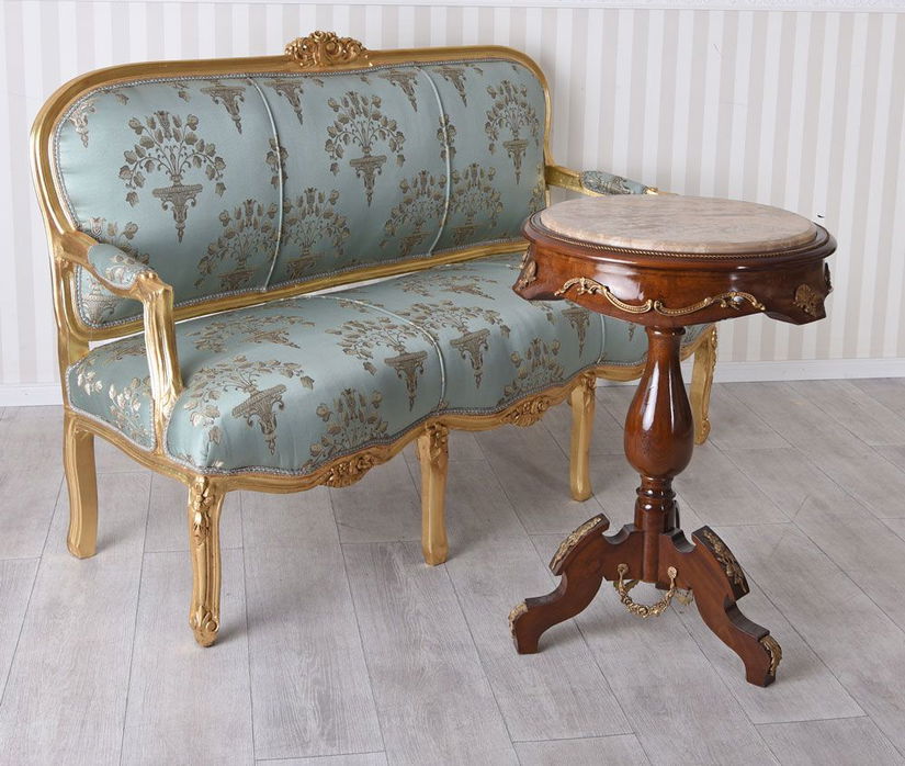 Sofa Maria Antoaneta din lemn auriu cu tapiterie bleu