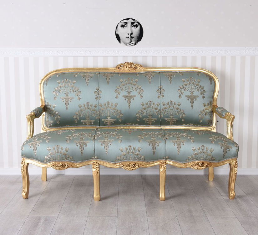 Sofa Maria Antoaneta din lemn auriu cu tapiterie bleu