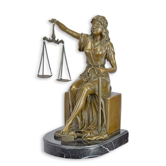 Justitia-opritor carti din bronz cu un soclu din marmura