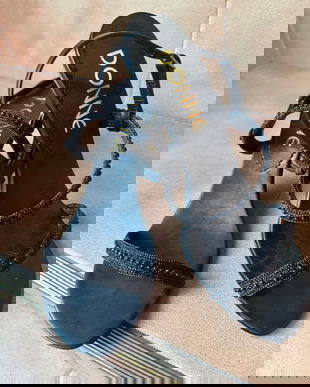 SANDALE ELEGANTE ,RAFINATE MARIME 37 ITALIA INTERIOR 23 CM