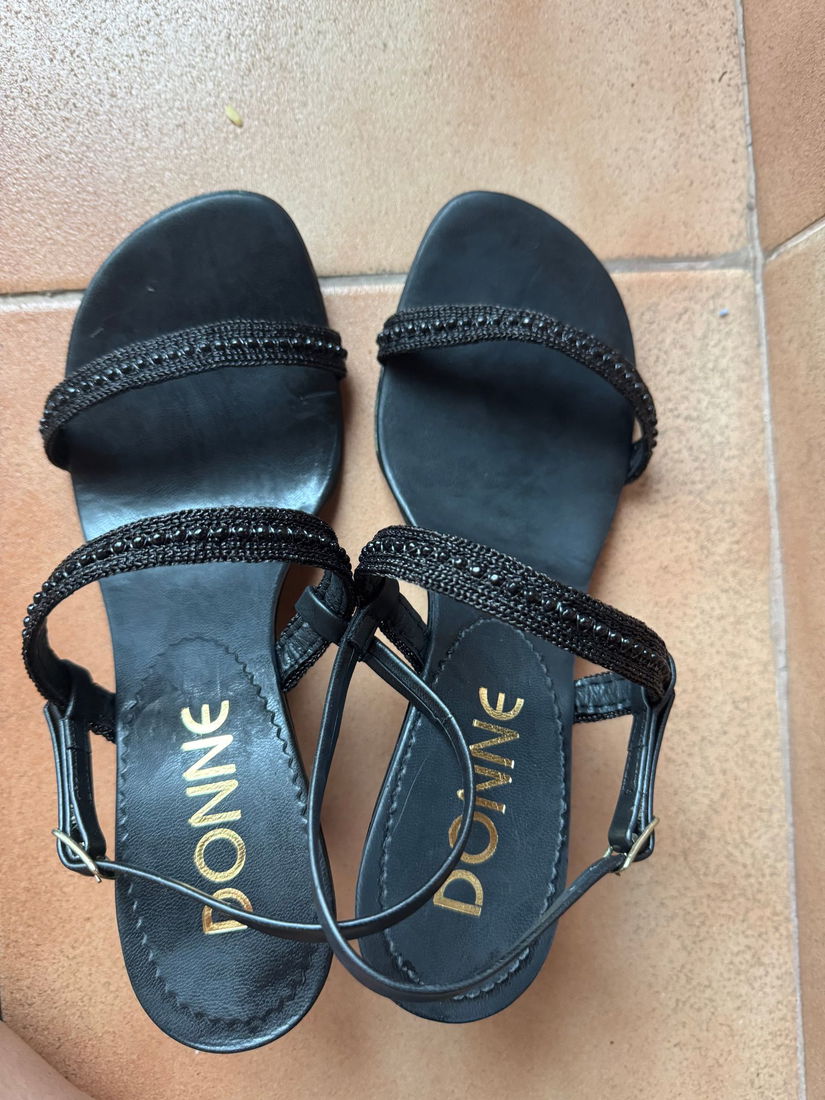 SANDALE ELEGANTE ,RAFINATE MARIME 37 ITALIA INTERIOR 23 CM