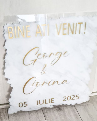 Panou intampinare alb cu auriu