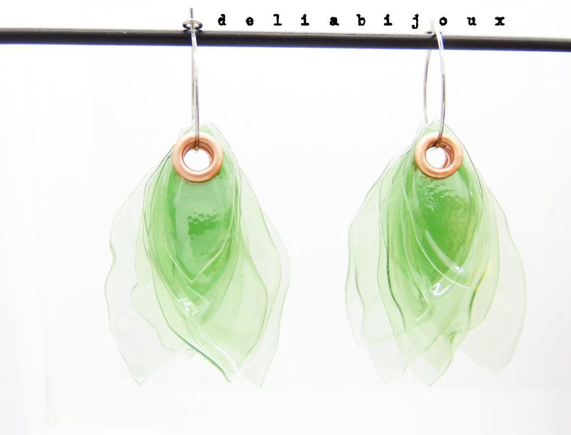 Cercei statement handmade din plastic reciclat model frunze bijuterii eco fashion unicat (cod1264)