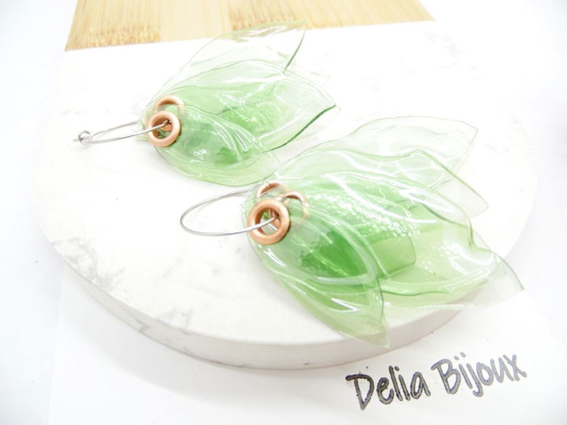 Cercei statement handmade din plastic reciclat model frunze bijuterii eco fashion unicat (cod1264)