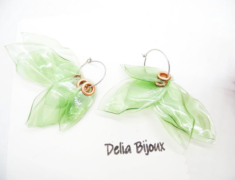 Cercei statement handmade din plastic reciclat model frunze bijuterii eco fashion unicat (cod1264)