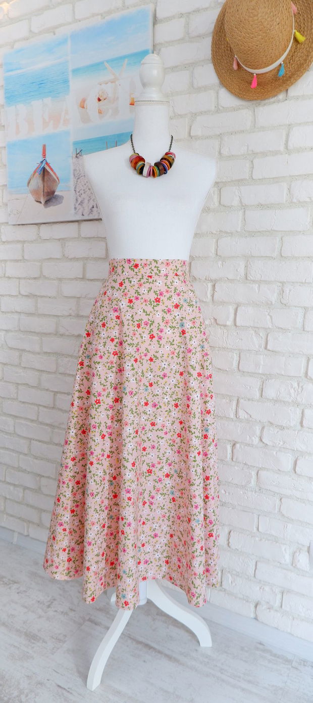 Fusta Lunga Roz cu Flori Colorate