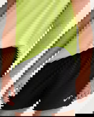 Asics pantaloni scurți de antrenament culoarea negru, 2011D214