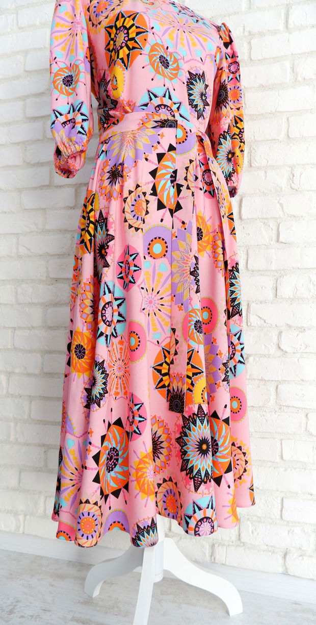 Rochie Vaporoasa Roz cu Print Multicolor