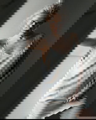 MUUV. rochie FEU culoarea bej, mini, evazati