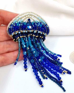 Rezervat Broșă Meduză   The Blue of the Deep Sea