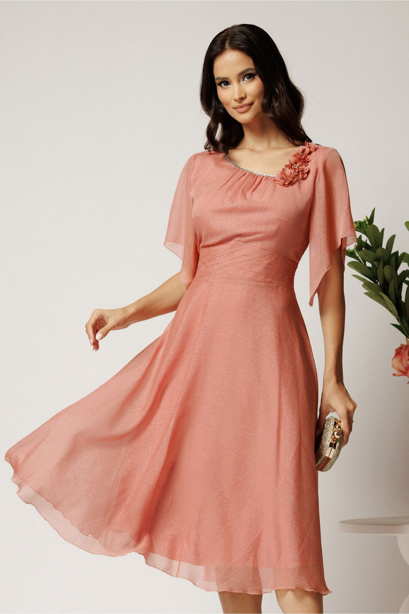 Rochie midi roz din voal in clos cu insertii din fir lurex si flori la decolteu- Viada